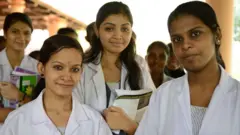 மருத்துவ மாணவர்கள்
