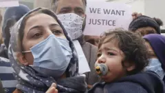 স্বামীর মরদেহ ফেরত চাইছেন মুদাসসির গিলের স্ত্রী