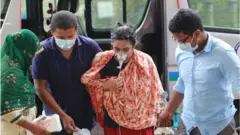 হাসপাতালে এসে অনেকে দুভোর্গে পড়ার অভিযোগ করেন।
