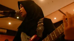 Metal, žene i hidžab – prvi put na bini velikog muzičkog događaja