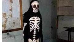 Ọkunrin to n fi aṣọ oku jale