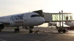 самолет flyOne