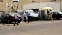 Ambulansi kan n gbe awọn ala