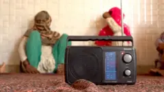 میوت راډیو، چې یوه سیمه ییزه راډیو ده، د وبا له پیل راهیسې د هاریانا سیمې په لرې پرته برخه نوح (پخوانی میوت) کې د کوویډ-۱۹ په تړاو د پوهاوي ورکولو په لومړۍ کرښه کې ده.