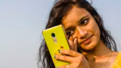 యువతి