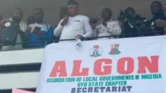 Abass Aleshinloye n ba awọn eeyan sọrọ