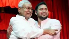 नीतीश कुमार और तेजस्वी यादव