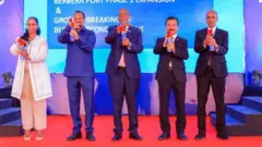 የኢትዮጵያ የትራንስፖርት፣ የገንዘብ ሚኒስትር፣ የሶማሌላንድ ፕሬዝዳንት፣ የዲፒ ዎርልድ ሥራ አስፈጻሚ እና የኢትዮጵያ ሶማሌ ክልል ፕሬዝዳንት