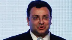 டாடா குழுமத்தின் முன்னாள் சேர்மன் சைரஸ் மிஸ்திரி மகாராஷ்டிர மாநிலம் பால்கர் மாவட்டத்தில் நடந்த சாலை விபத்தில் உயிரிழந்துள்ளார்.