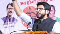 उत्तर प्रदेशातील प्रचारादरम्यान आदित्य ठाकरे