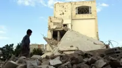عربستان به دلیل عملیات هوایی‌اش علیه حوثی‌ها با انتقادات بین المللی روبروست