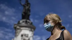 париж женщина в маске