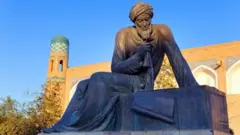 ਉਜ਼ਬੇਕਿਸਤਾਨ ਵਿੱਚ ਫ਼ਾਰਸੀ ਦੇ ਗਣਿਤ ਵਿਦਵਾਨ ਮੁਹੰਮਦ ਇਬਰ ਮੂਸਾ ਅਲ ਖ਼ਵਾਰਿਜਮੀ ਦਾ ਬੁੱਤ