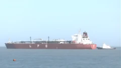  સ્ટ્રેટ ઑફ હોર્મુઝમાંથી પસાર થઈને એલપીજી ટૅન્કર 'શિવાલિક' ગુજરાતના મુન્દ્રા બંદરે પહોંચ્યું