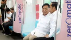 Prabowo iyo Widodo oo tareenka ku wada hadlaya