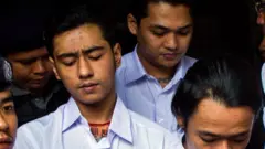 အောင်ရဲထွေး သေဆုံးမှုနှင့်ပတ်သတ်ပြီး (၃) ဦးကို ၂၀၁၈ ဇန်နဝါရီလ (၁၈) ရက်နေ့က သင်္ဃန်းကျွန်းမြို့နယ်တရားရုံးတွင် ဒုတိယအကြိမ် ရုံးထုတ်ခဲ့စဉ်