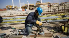 تعیین حداقل دستمزد برای سال 1400؛ کارگران ناراضی‌اند