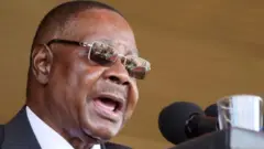 Perezida Mutharika asanzwe ahembwa umushahara ungana n'amadolari 3600 y'aabanyamerika ku kwezi