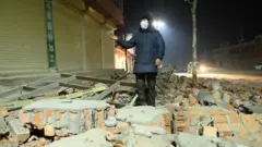 甘肅積石山地震：兩省遇難人數增至131人，建築質量受質疑，搜救主要困難是低溫