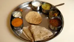भारतात 'घासफुस' खाणारे जास्त की 'लेगपीस' खाणारे?