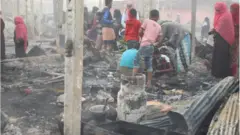 নয়াপাড়া ক্যাম্পে আগুন