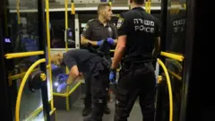 Poolisonni Israa'el yeroo baasii sakatta'anitti