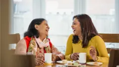 সুখী দেশের তালিকায় ৯ ধাপ এগিয়েছে বাংলাদেশ।