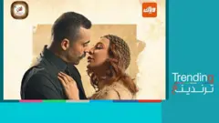 قبلة للممثلة السورية سلاف فواخرجي والممثل مهيار خضور
