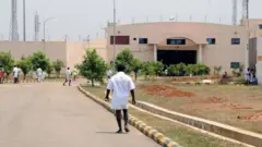 জামিন পাওয়ার পরেও তাবলীগি জামাতের অনেককে বন্দীশিবির থেকে ছাড়া হয় নি