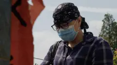 曾因新冠肺炎疫情被封鎖超過兩個月的武漢已恢復往日的生機。漫步在武漢街頭，和今年年初民眾們憤怒地批評試圖隱瞞疫情或瀆職的官員氣氛不同，這裏已被當局樹立成為一場偉大勝利的里程碑。