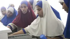 নারী শ্রমিক