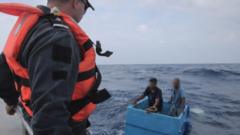 Los pescadores rescatados en México tras pasar cinco días a la deriva en el mar aferrados a una hielera