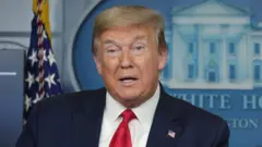 डोनाल्ड ट्रंप