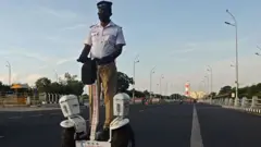 தமிழ்நாட்டில் இன்று முதல் தீவிரமாகும் கொரோனா வைரஸ் ஊரடங்கு கட்டுப்பாடுகள்