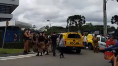Reforço da segurança diante da PF em Curitiba