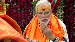महाकाल में नरेंद्र मोदी