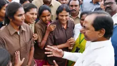 టీఎస్‌ఆర్టీసీ కార్మికులతో కేసీఆర్