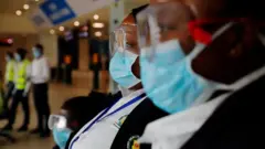 Les façons inhabituelles dont les pays gèrent le confinement