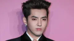 엑소(EXO) 전 멤버 크리스 우