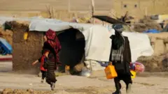 افغانستان کې بې ځایه شوي کډوال
