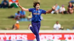 ఝులన్ గోస్వామి