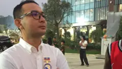 အေအေ စစ်ဦးစီးချုပ် ဗိုလ်ချုပ်ထွန်းမြတ်နိုင်