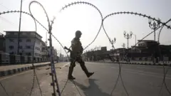 कश्मीरमा सेना