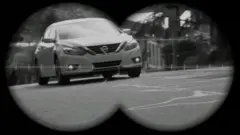 Automobil