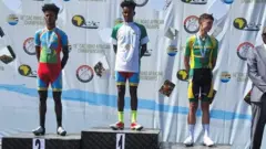 ኣብ ናይ ጁንየር ደቂ ተባዕትዮ ቀዳማይን ካልደአይን ዝወጽኡ ኣኽሊሉ ኣረፋይነን ዩናስ ተኪአን ኣብ ምዕዳል ሽልማት