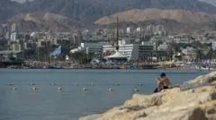 قال المشتبه به للشرطة إن أكثر من ثلاثين شخصاً متورطون في الحادث.