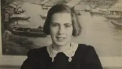 Eva Schloss, con 11 años, en 1940