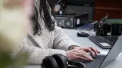 أكثر من 3500 جندي روسي وأسرهم تواصلوا مع الخط الساخن.