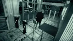 ઍન્ટવર્પ ડાયમંડ હેઇસ્ટ ઓફ સેન્ચ્યુરી, નેટફ્લિક્સ ડૉક્યુમેન્ટ્રી, ઍન્ટવર્પમાં હીરાની લૂંટ, લૂંટ શીખવતી ટ્યૂરીન સ્કૂલ, બીબીસી ગુજરાતી ઇન્ટરનેશનલ ન્યૂઝ આંતરરાષ્ટ્રીય સમાચાર