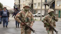 Les patrouilles de l'armée sud-africaine dans les rue du Cap ont débuté le 18 juillet 2019